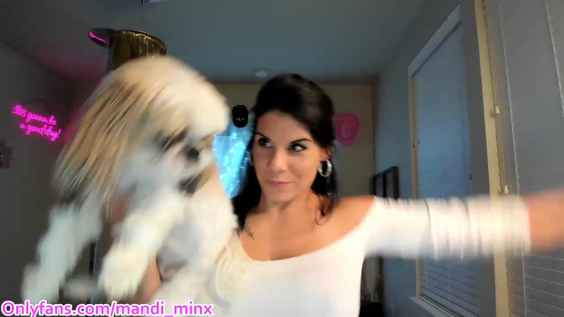 Gallery image thumbnail from MsSweet_Tits's myfreecams stream on, 09/26/2023, 05:44 image 7 of 20