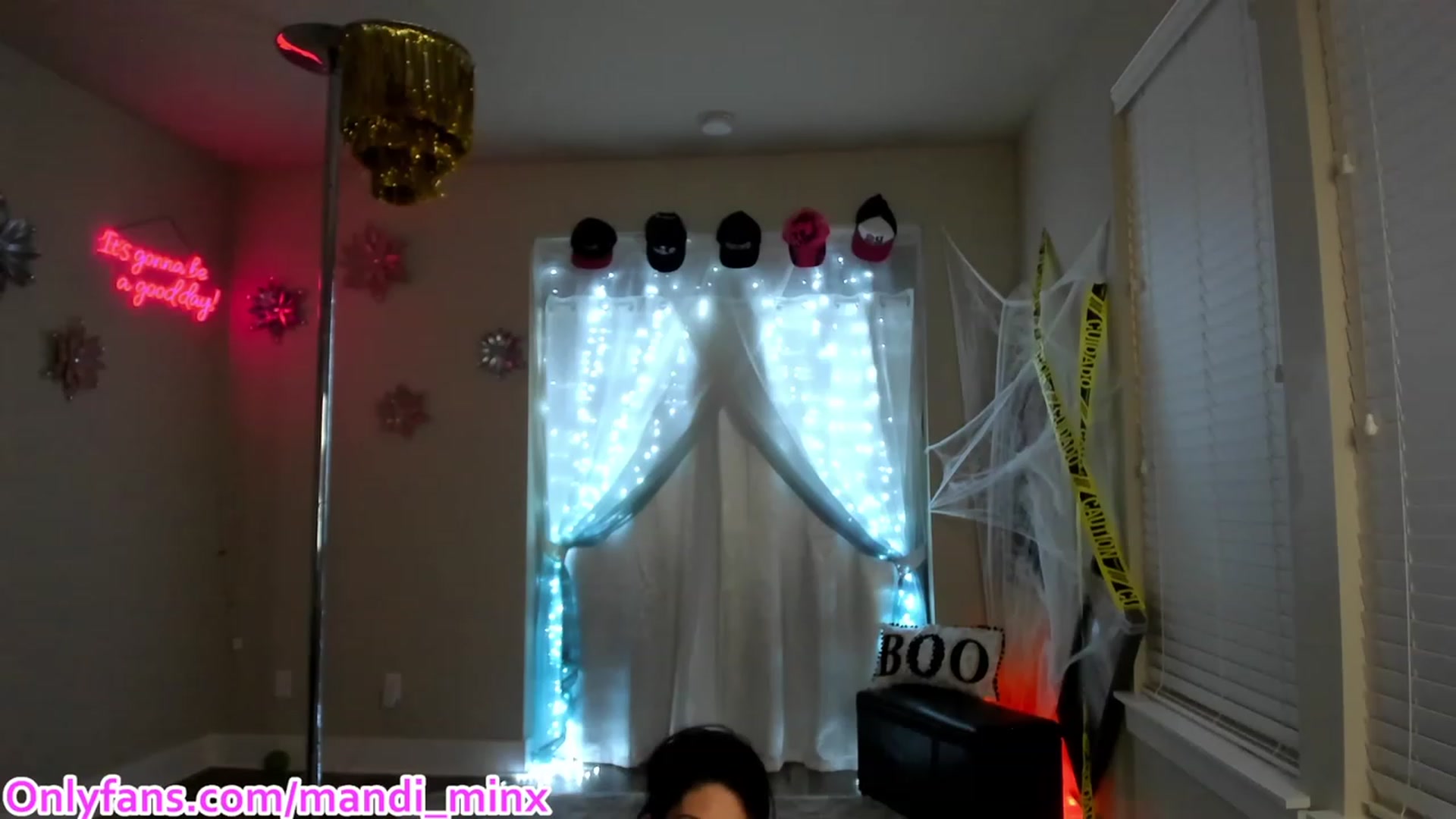 Gallery image thumbnail from MsSweet_Tits's myfreecams stream on, 10/08/2023, 05:57 image 12 of 20