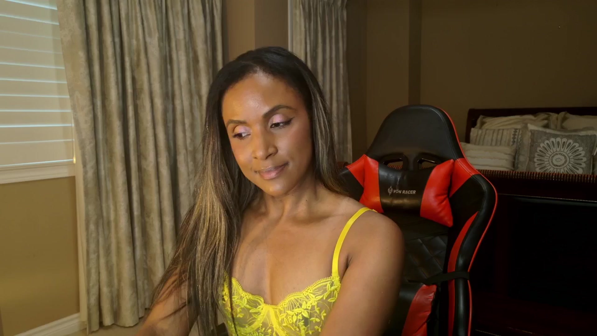Gallery image thumbnail from MsWets10thyr's myfreecams stream on, 11/03/2025, 18:40 image 12 of 20