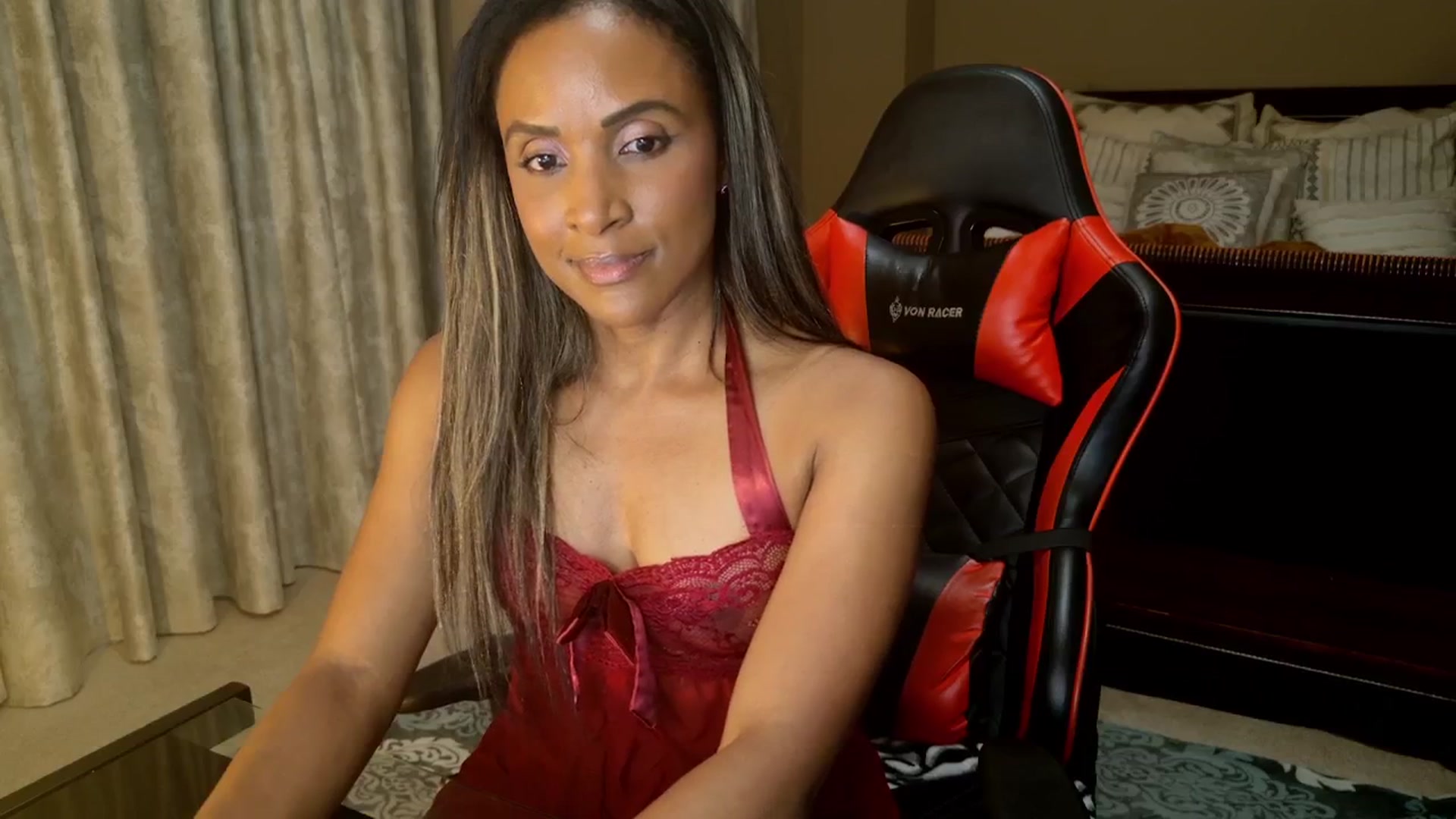 Gallery image thumbnail from MsWetsversary's myfreecams stream on, 11/06/2025, 03:37 image 13 of 20