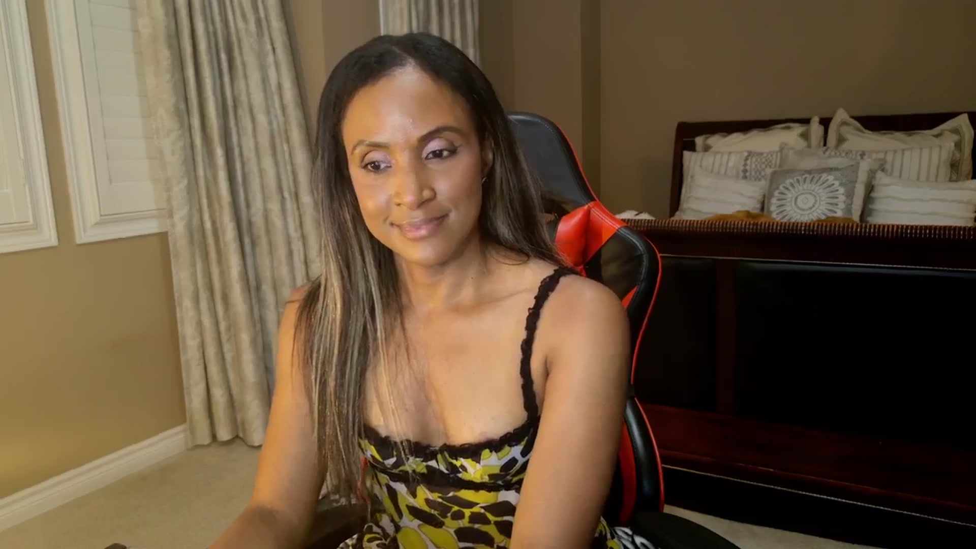 Gallery image thumbnail from MsWetsversary's myfreecams stream on, 11/09/2025, 24:59 image 18 of 20