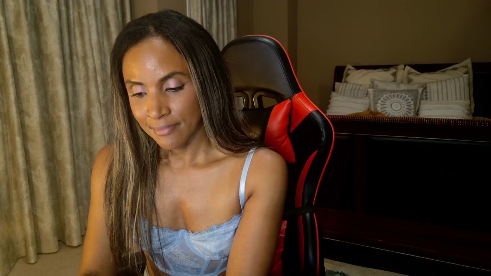Gallery image thumbnail from MsWetsversary's myfreecams stream on, 11/10/2025, 05:33 image 19 of 20