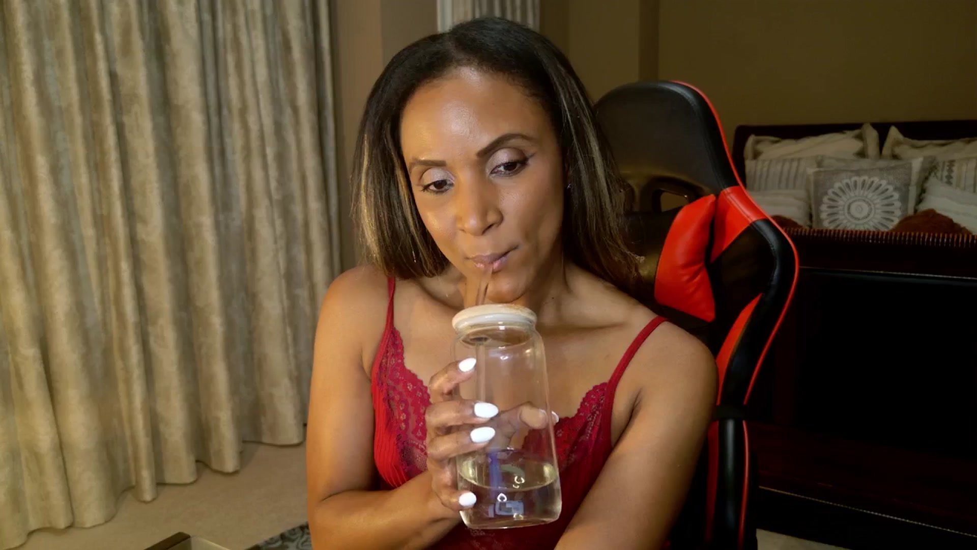 Gallery image thumbnail from MsWetsversary's myfreecams stream on, 11/12/2025, 04:23 image 10 of 20