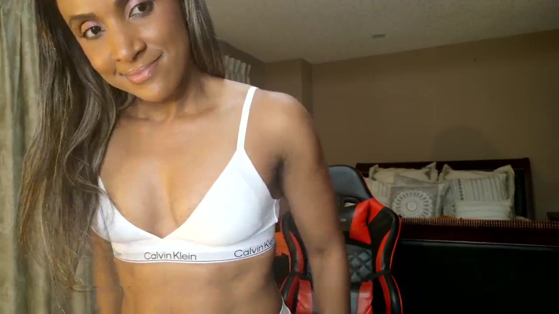 Gallery image thumbnail from MsWetsversary's myfreecams stream on, 11/14/2025, 06:31 image 10 of 20