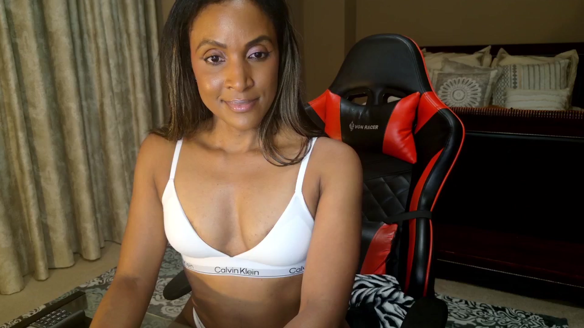 Gallery image thumbnail from MsWetsversary's myfreecams stream on, 11/14/2025, 06:31 image 17 of 20