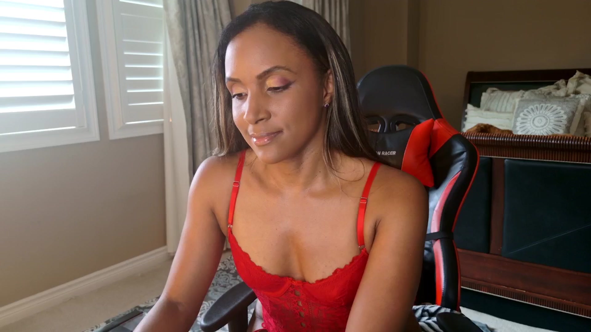 Gallery image thumbnail from MsWetsversary's myfreecams stream on, 11/16/2025, 19:18 image 1 of 20