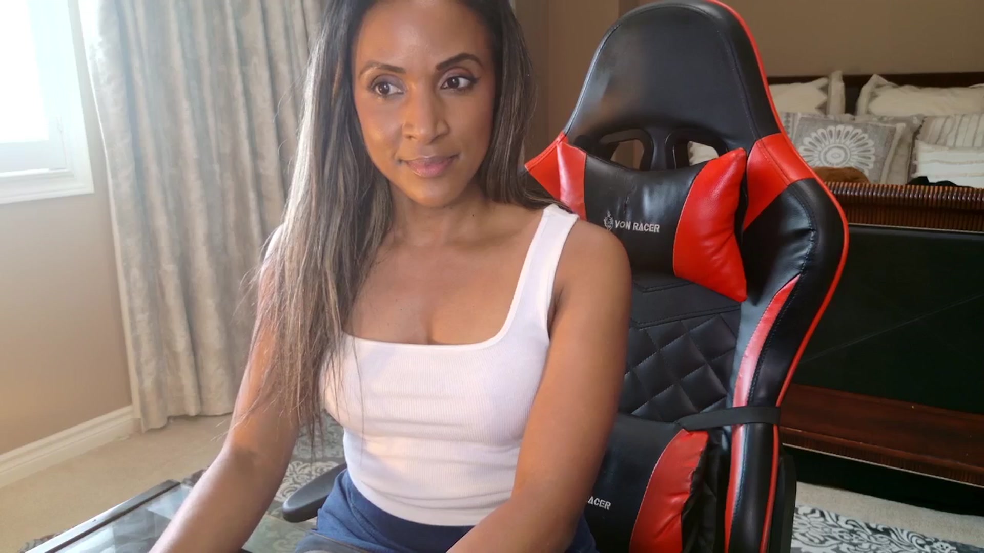 Gallery image thumbnail from MsWetsversary's myfreecams stream on, 11/17/2025, 18:44 image 18 of 20