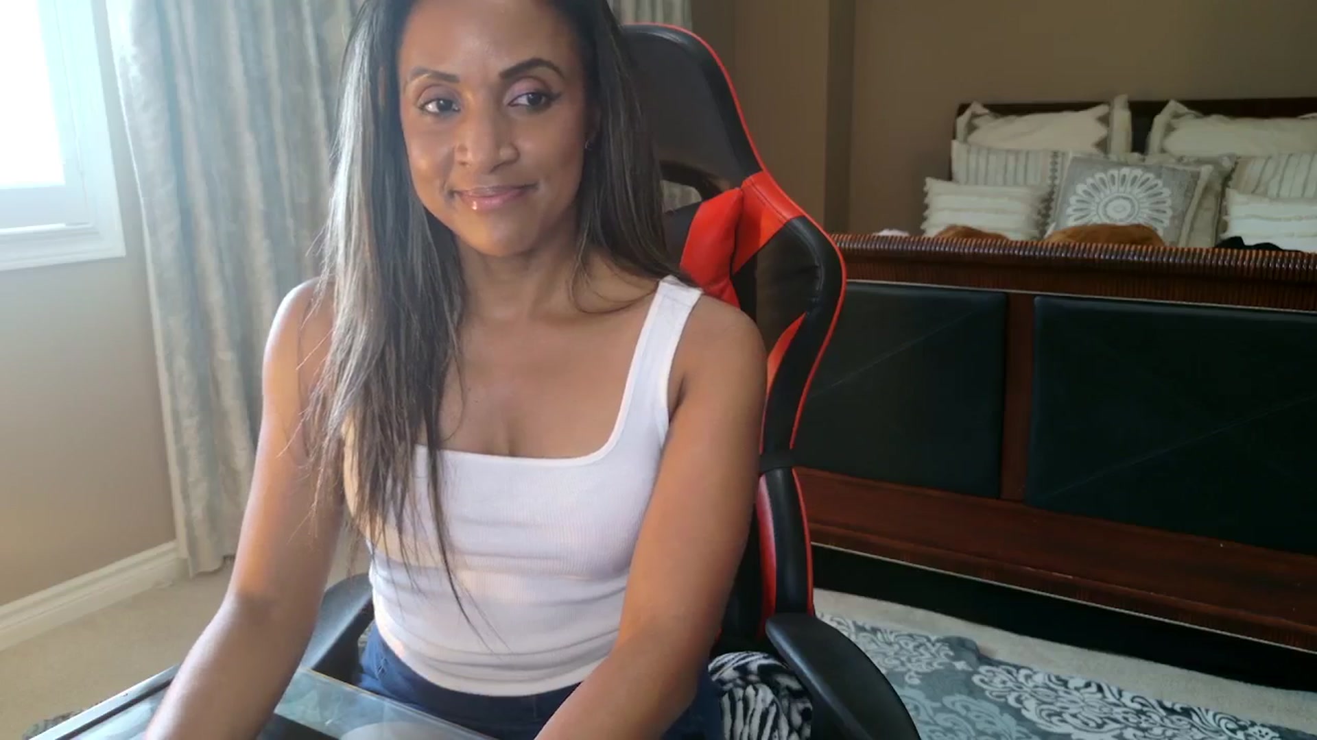Gallery image thumbnail from MsWetsversary's myfreecams stream on, 11/17/2025, 18:44 image 16 of 20