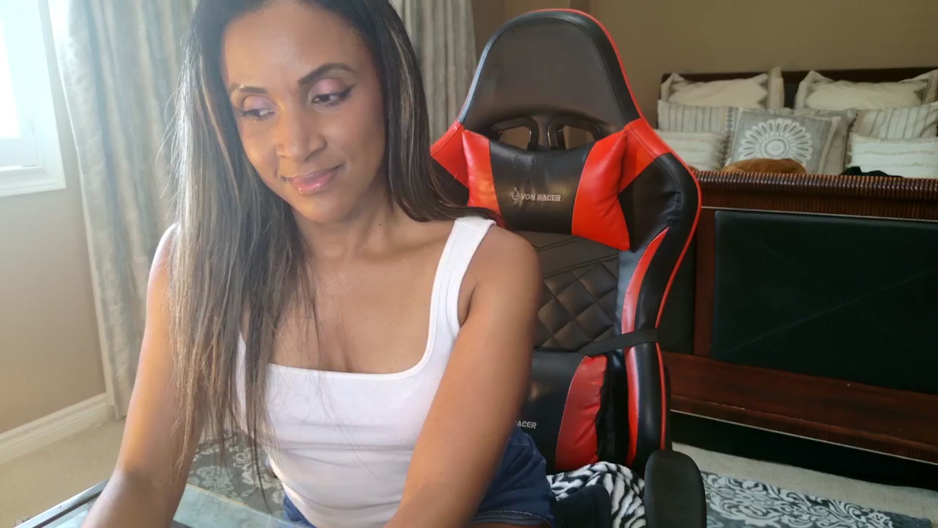 Gallery image thumbnail from MsWetsversary's myfreecams stream on, 11/17/2025, 18:44 image 2 of 20