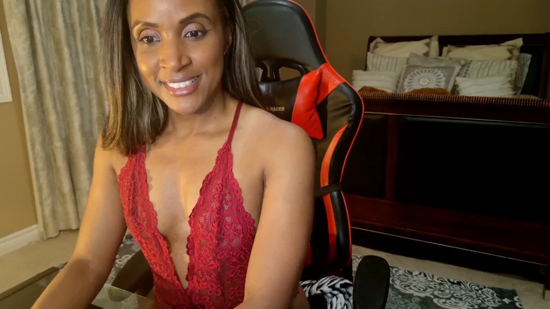Gallery image thumbnail from MsWetsversary's myfreecams stream on, 11/18/2025, 03:39 image 2 of 20