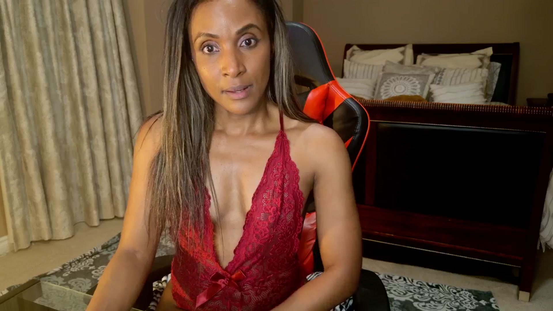 Gallery image thumbnail from MsWetsversary's myfreecams stream on, 11/18/2025, 04:45 image 3 of 20