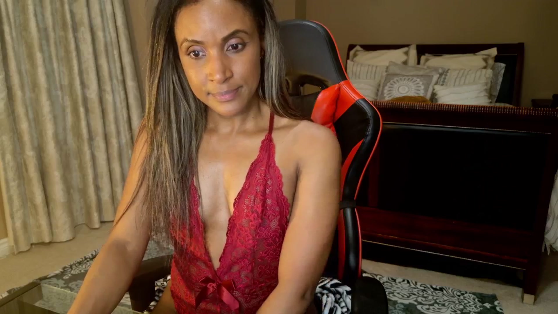 Gallery image thumbnail from MsWetsversary's myfreecams stream on, 11/18/2025, 04:45 image 2 of 20