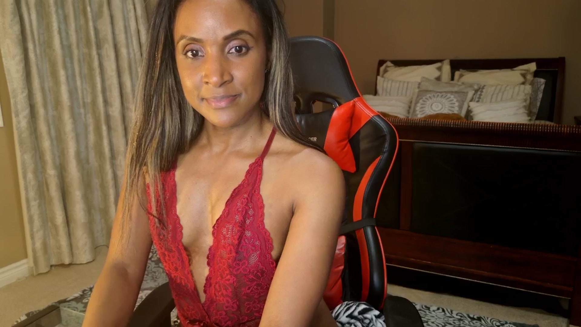 Gallery image thumbnail from MsWetsversary's myfreecams stream on, 11/18/2025, 04:45 image 8 of 20