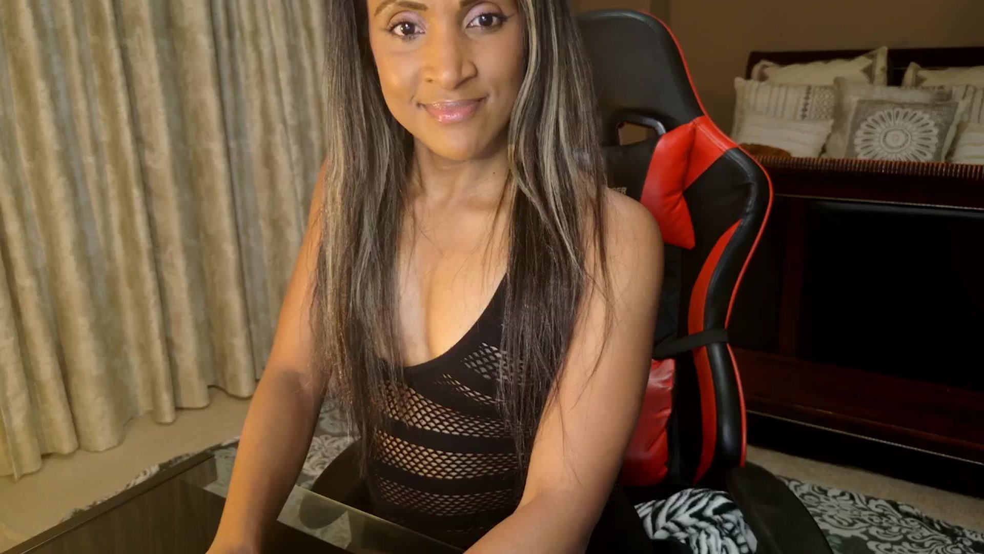 Gallery image thumbnail from MsWetsversary's myfreecams stream on, 11/19/2025, 03:16 image 1 of 20