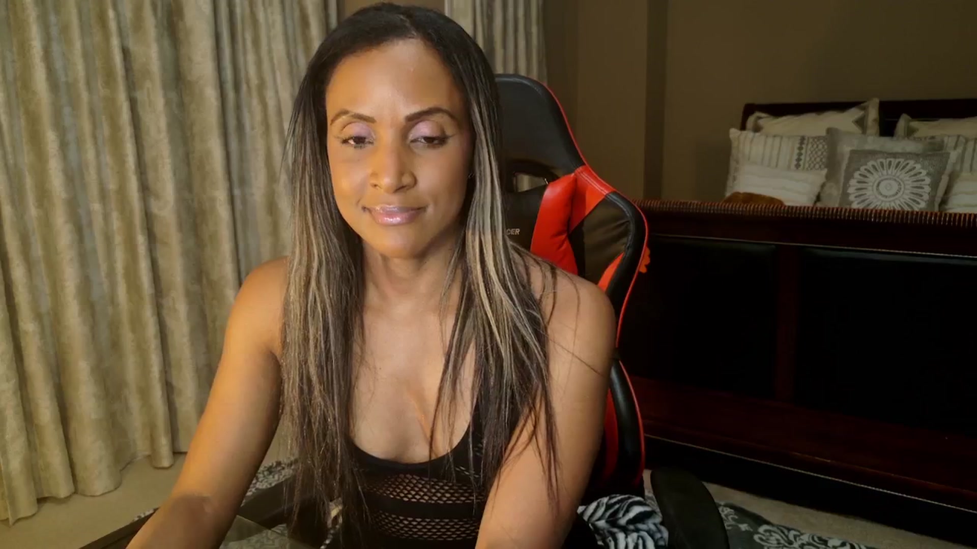 Gallery image thumbnail from MsWetsversary's myfreecams stream on, 11/19/2025, 03:16 image 13 of 20