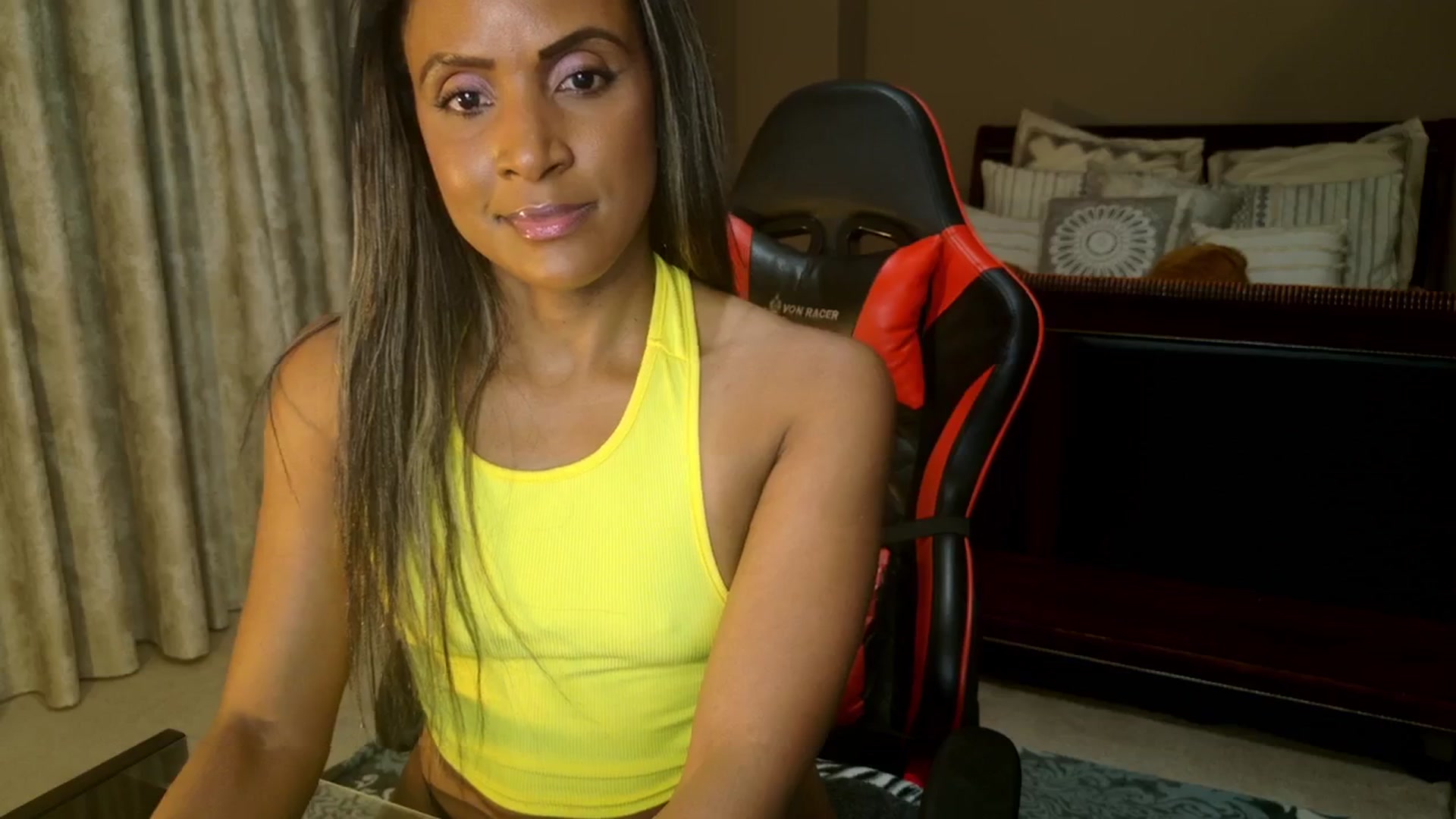Gallery image thumbnail from MsWetsversary's myfreecams stream on, 11/21/2025, 04:40 image 9 of 20