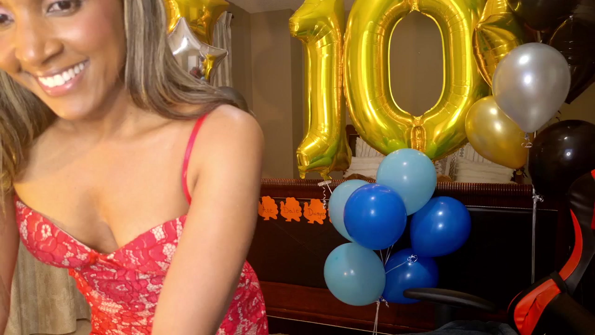 Gallery image thumbnail from MsWetsversary's myfreecams stream on, 11/23/2025, 01:53 image 10 of 20