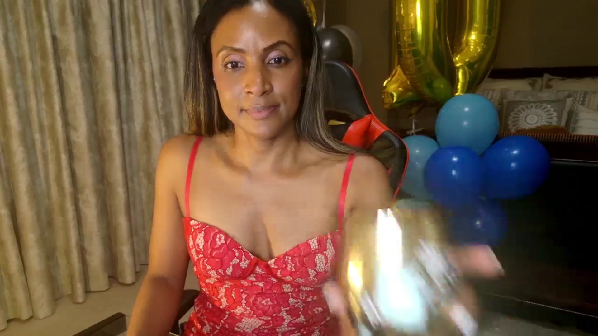 Gallery image thumbnail from MsWetsversary's myfreecams stream on, 11/23/2025, 07:03 image 17 of 20