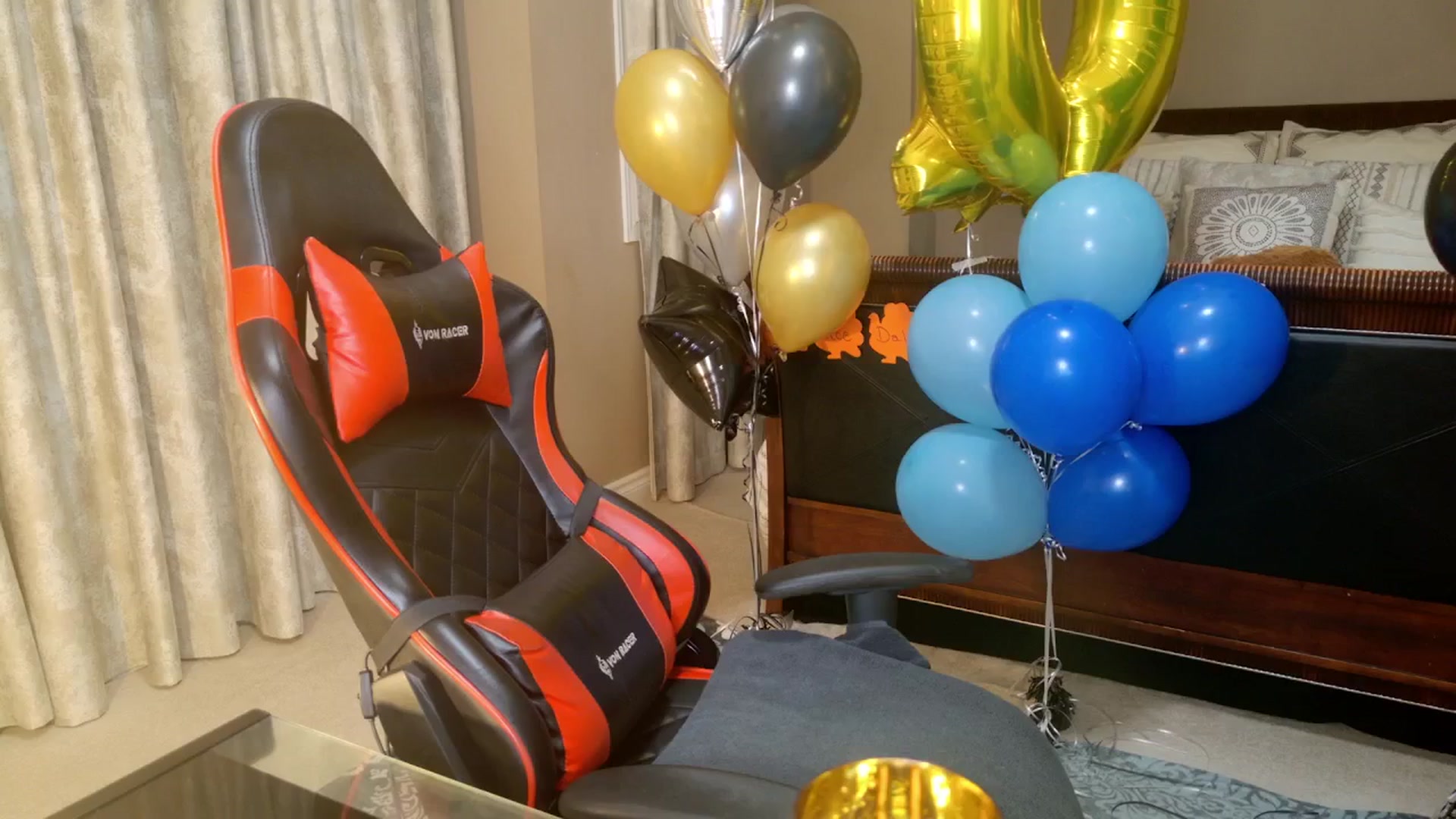 Gallery image thumbnail from MsWetsversary's myfreecams stream on, 11/23/2025, 07:51 image 14 of 20