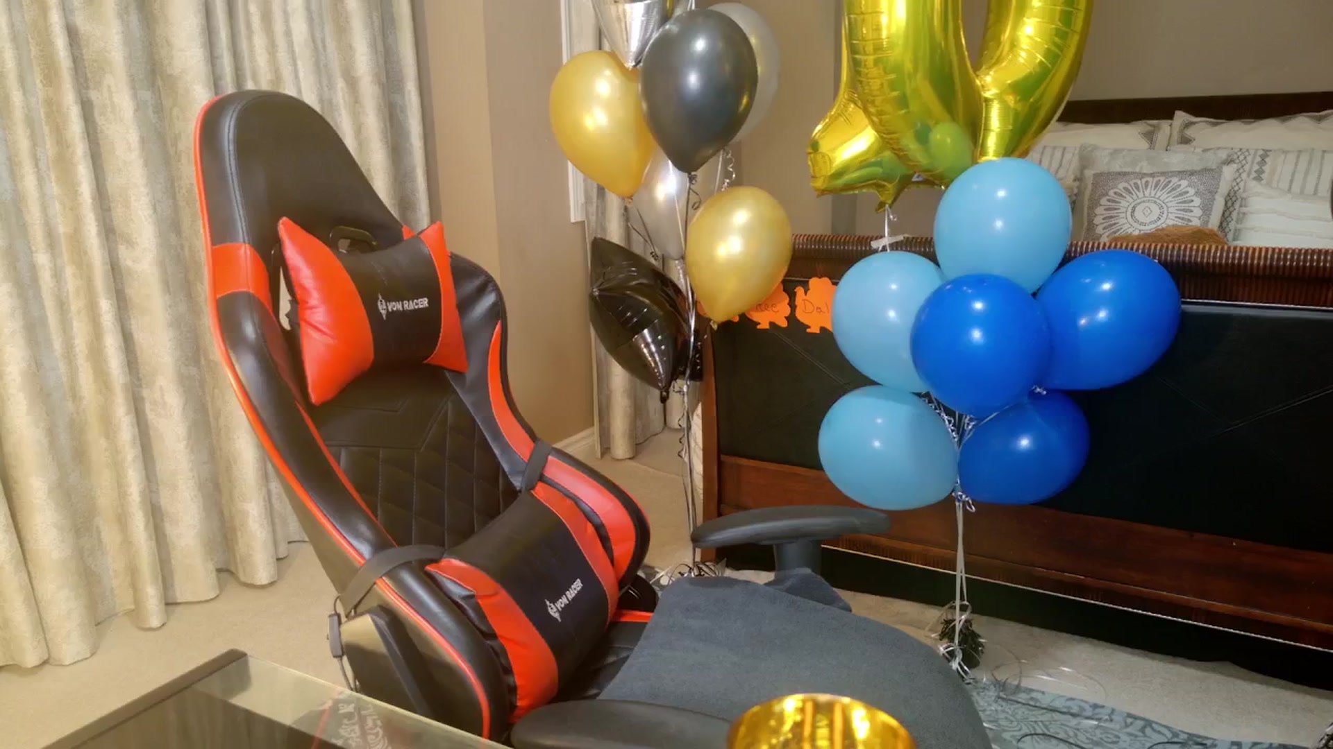 Gallery image thumbnail from MsWetsversary's myfreecams stream on, 11/23/2025, 07:51 image 15 of 20