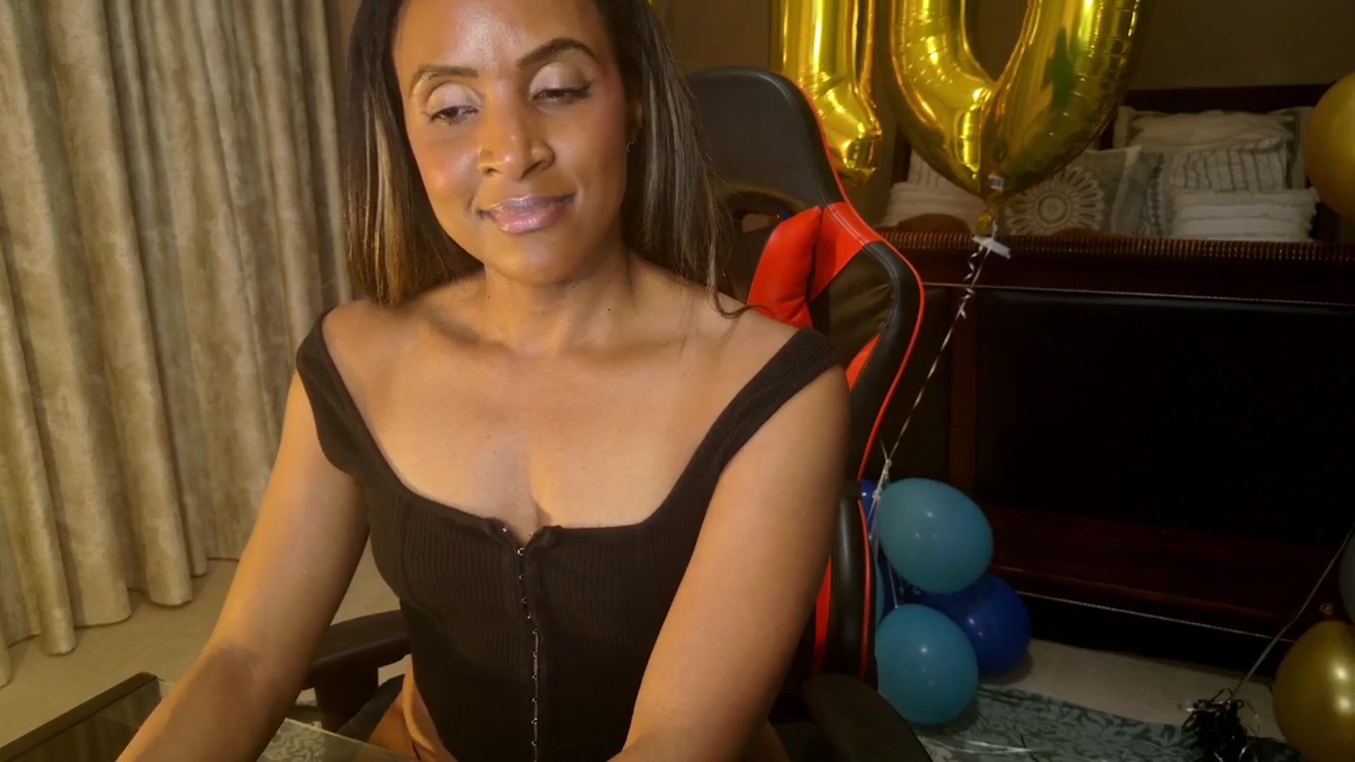 Gallery image thumbnail from MsWetsversary's myfreecams stream on, 11/26/2025, 04:28 image 12 of 20