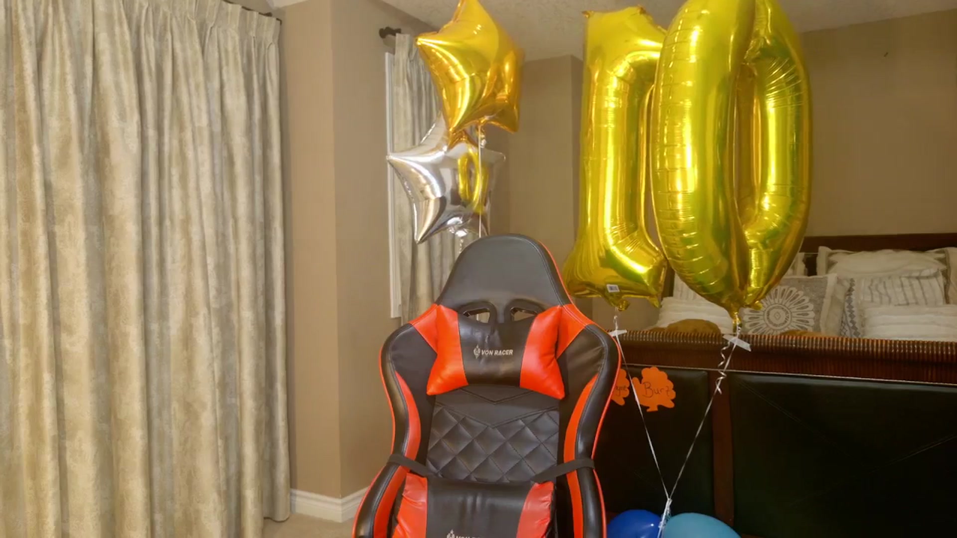 Gallery image thumbnail from MsWetsversary's myfreecams stream on, 11/26/2025, 04:28 image 7 of 20