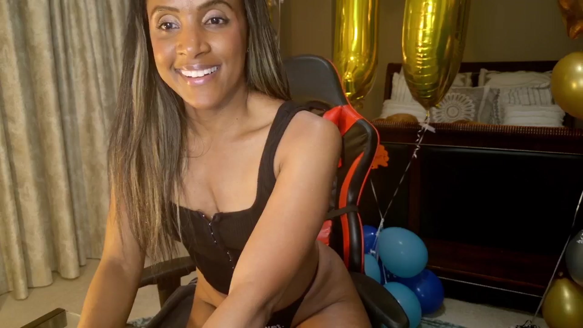 Gallery image thumbnail from MsWetsversary's myfreecams stream on, 11/26/2025, 04:28 image 19 of 20