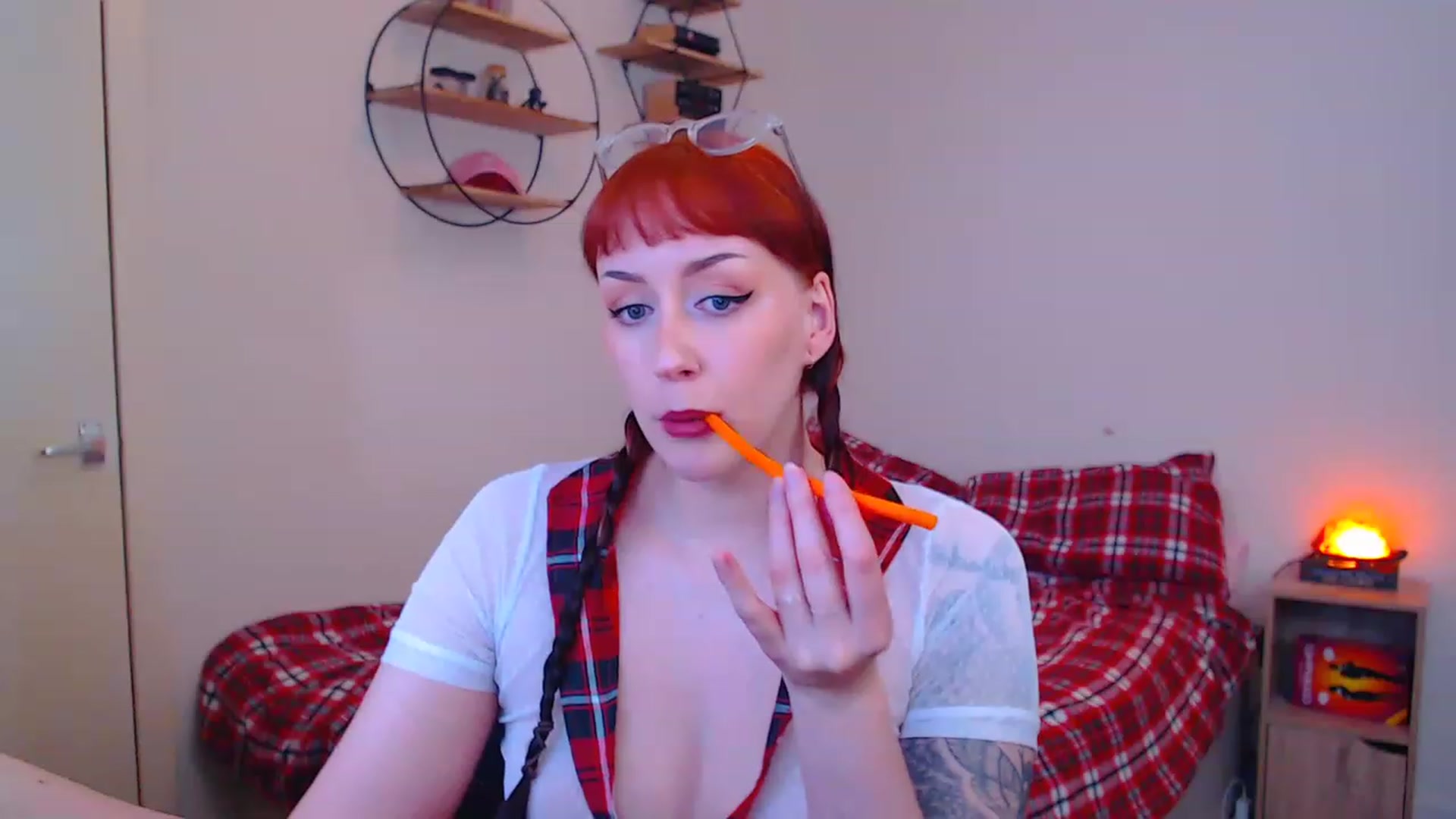 Gallery image thumbnail from MsXpertease's myfreecams stream on, 11/28/2022, 14:30 image 17 of 20