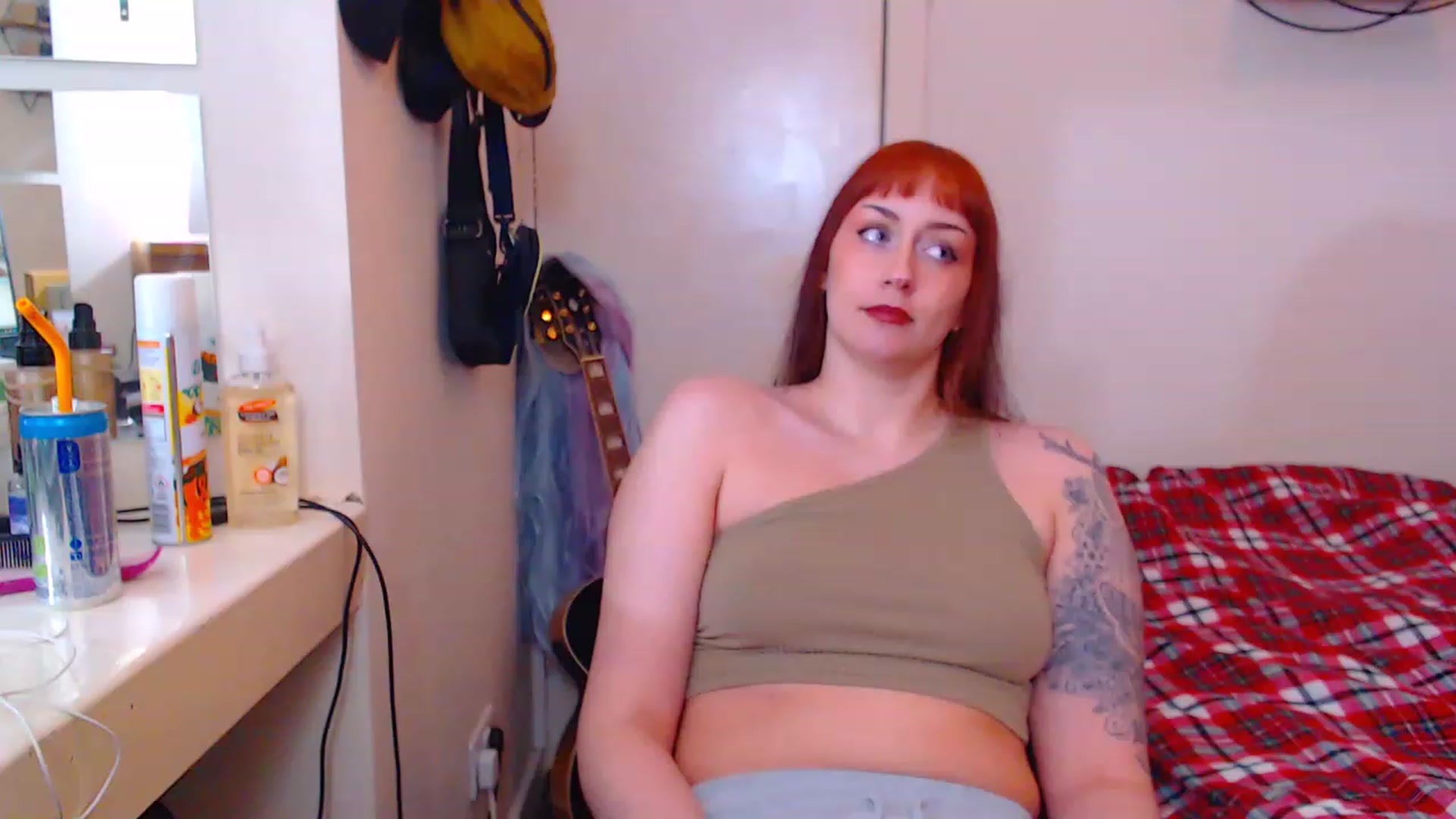 Gallery image thumbnail from MsXpertease's myfreecams stream on, 12/01/2022, 19:07 image 18 of 20
