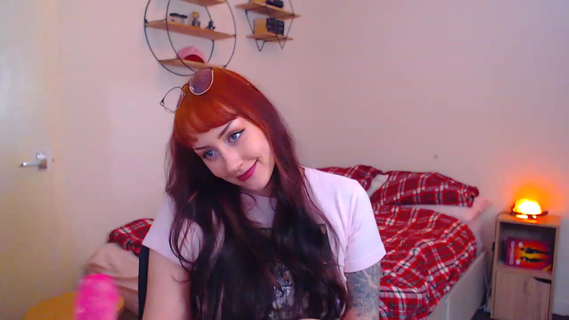 Gallery image thumbnail from MsXpertease's myfreecams stream on, 12/03/2022, 17:59 image 10 of 20
