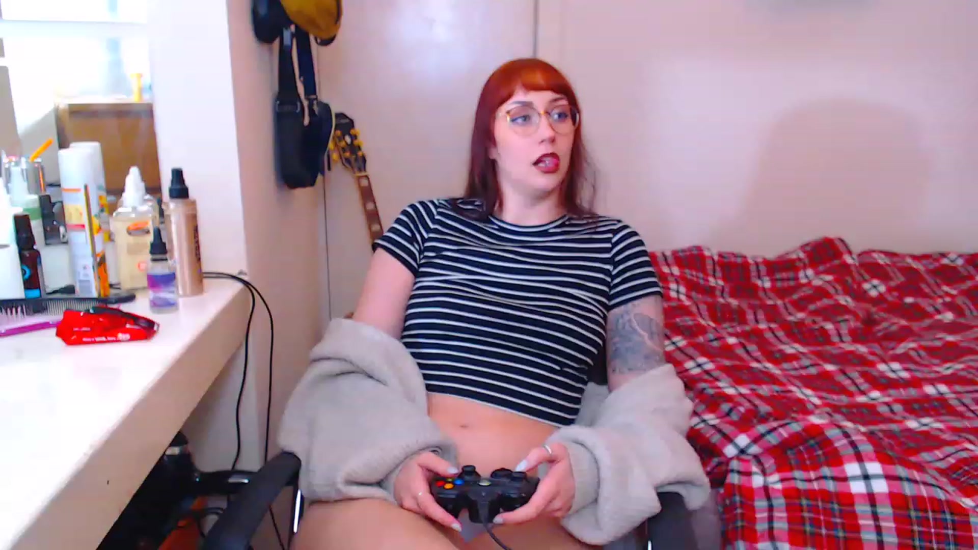 Gallery image thumbnail from MsXpertease's myfreecams stream on, 12/05/2022, 20:17 image 7 of 20