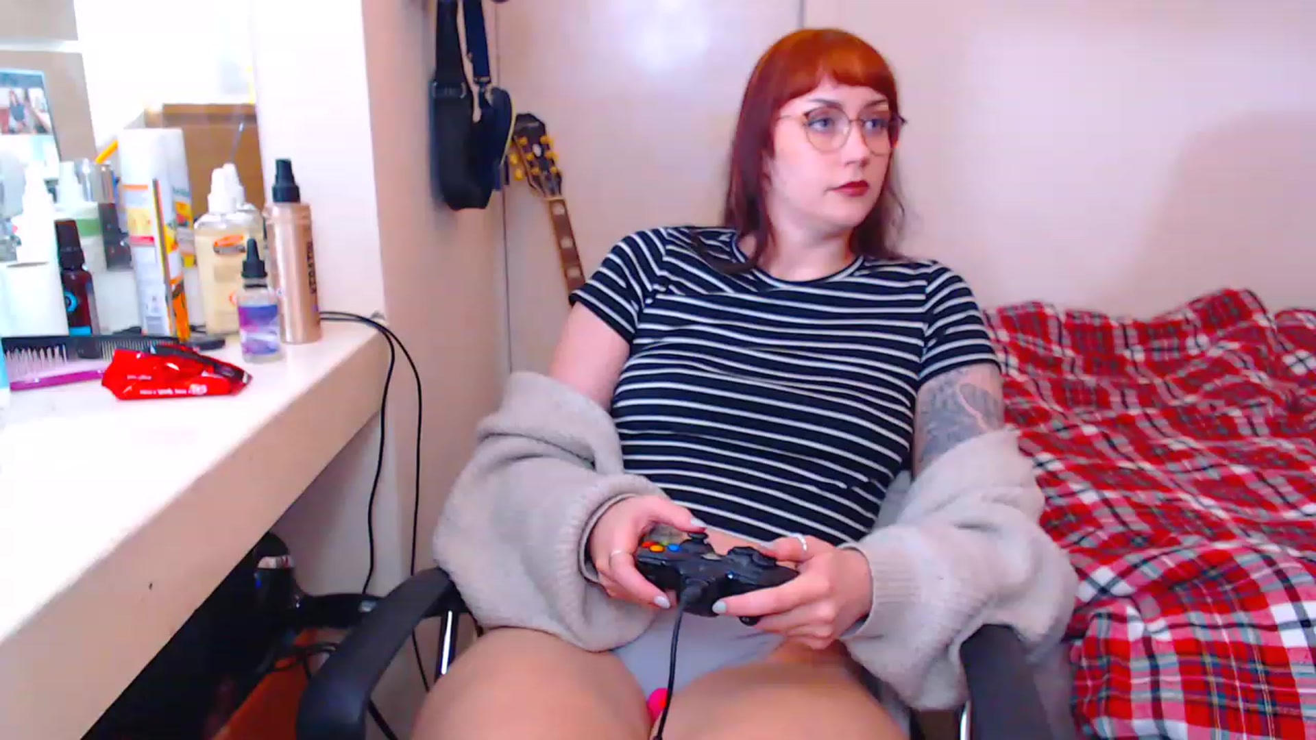 Gallery image thumbnail from MsXpertease's myfreecams stream on, 12/05/2022, 20:17 image 12 of 20