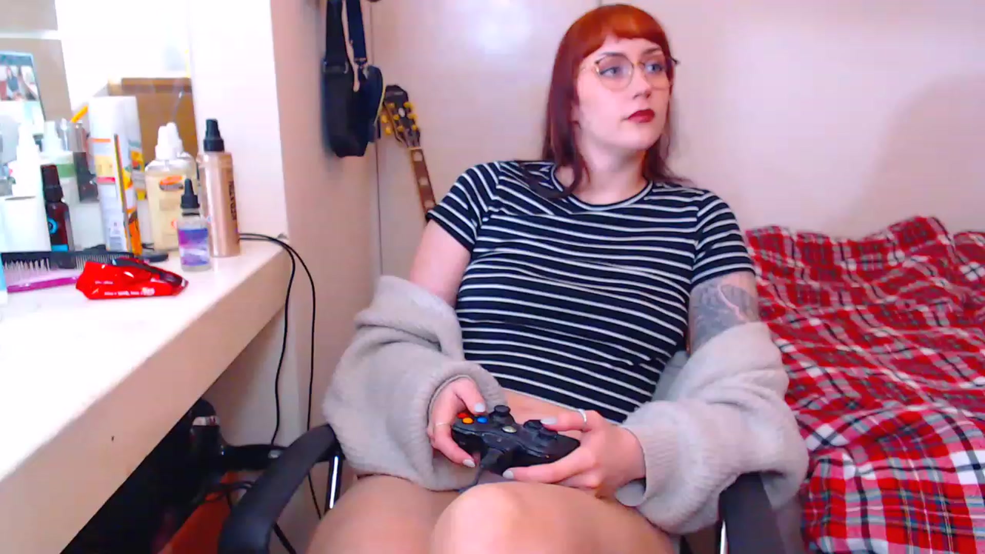 Gallery image thumbnail from MsXpertease's myfreecams stream on, 12/05/2022, 20:17 image 13 of 20