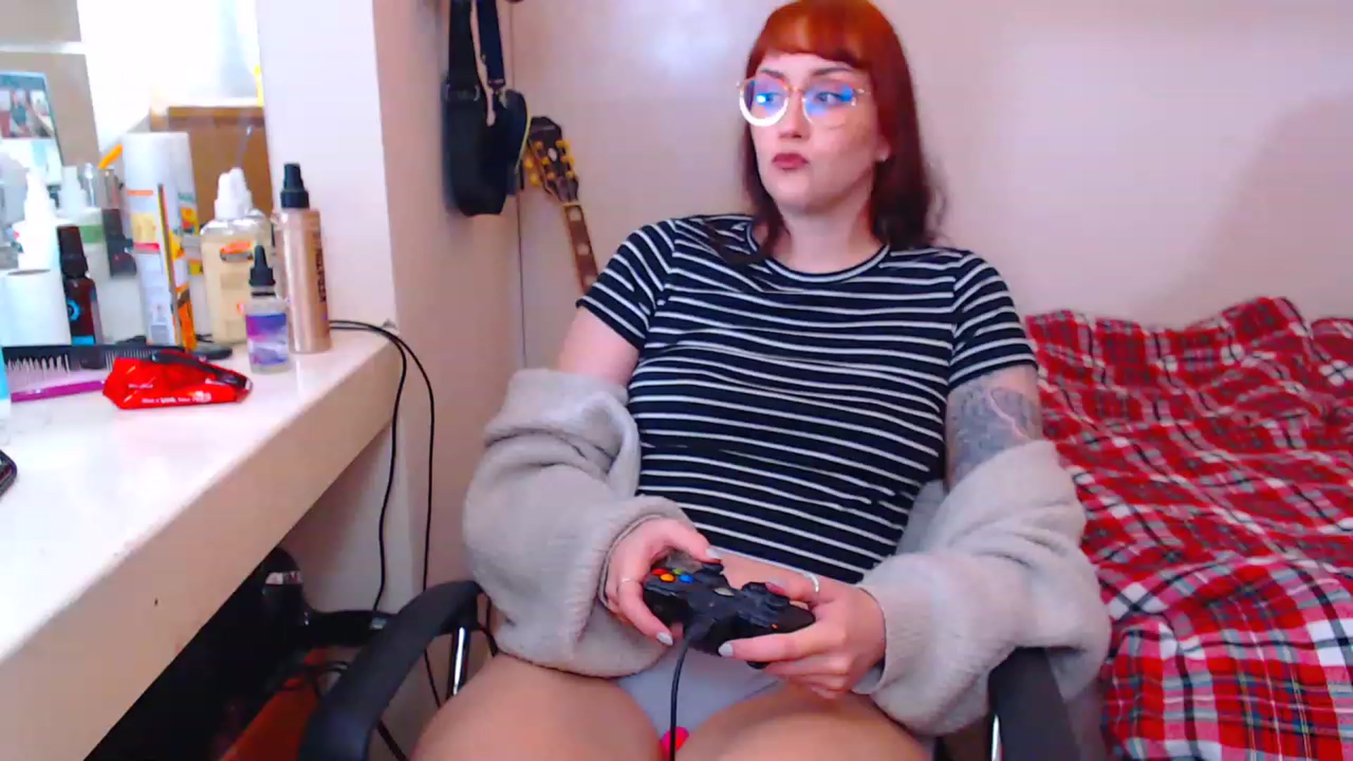 Gallery image thumbnail from MsXpertease's myfreecams stream on, 12/05/2022, 20:17 image 14 of 20