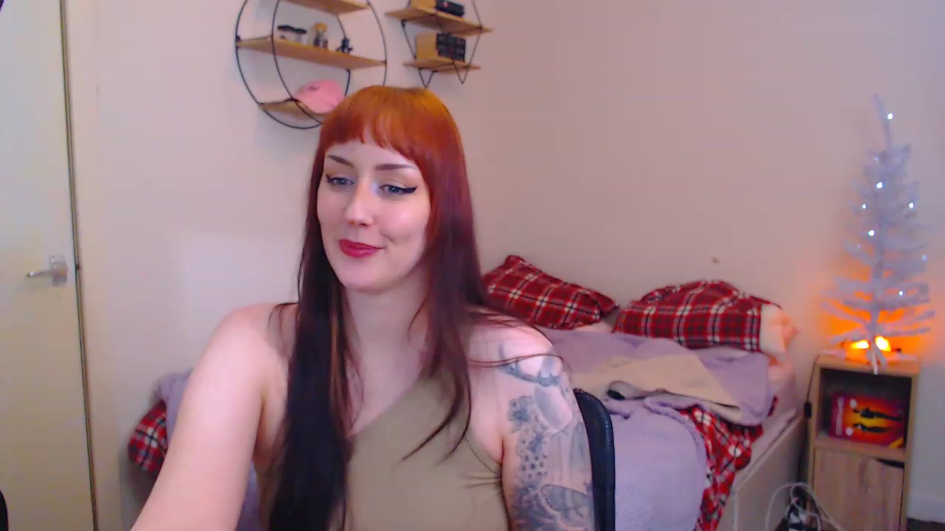 Gallery image thumbnail from MsXpertease's myfreecams stream on, 12/18/2022, 10:20 image 16 of 20
