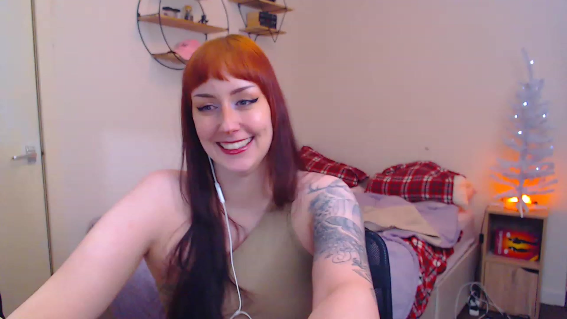 Gallery image thumbnail from MsXpertease's myfreecams stream on, 12/18/2022, 10:20 image 1 of 20