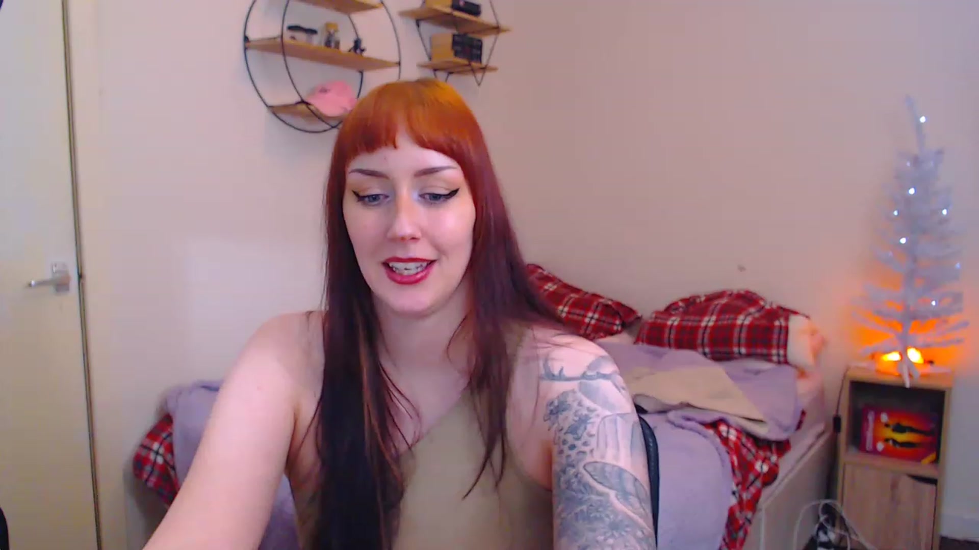 Gallery image thumbnail from MsXpertease's myfreecams stream on, 12/18/2022, 10:20 image 17 of 20