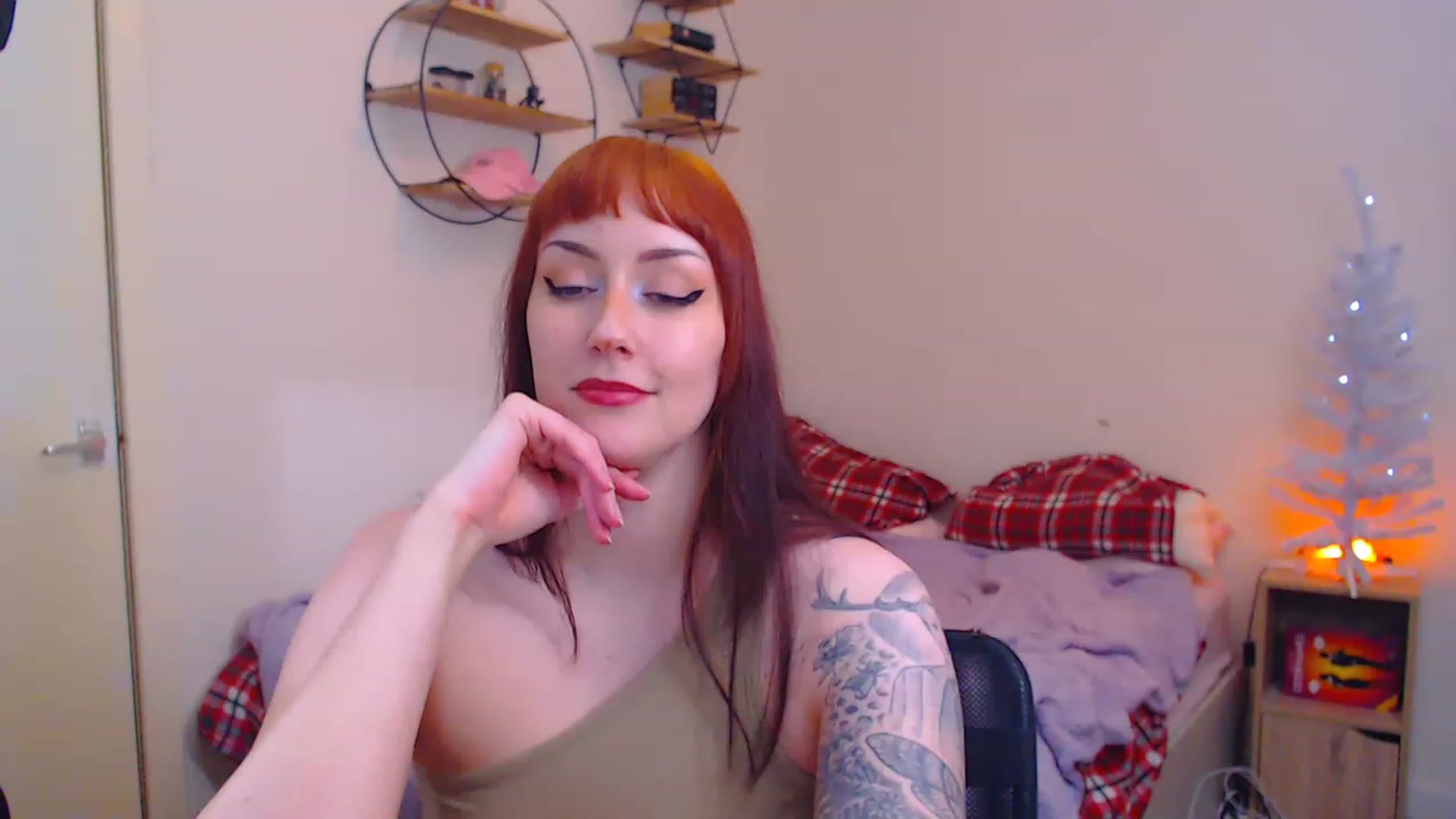 Gallery image thumbnail from MsXpertease's myfreecams stream on, 12/18/2022, 10:20 image 19 of 20