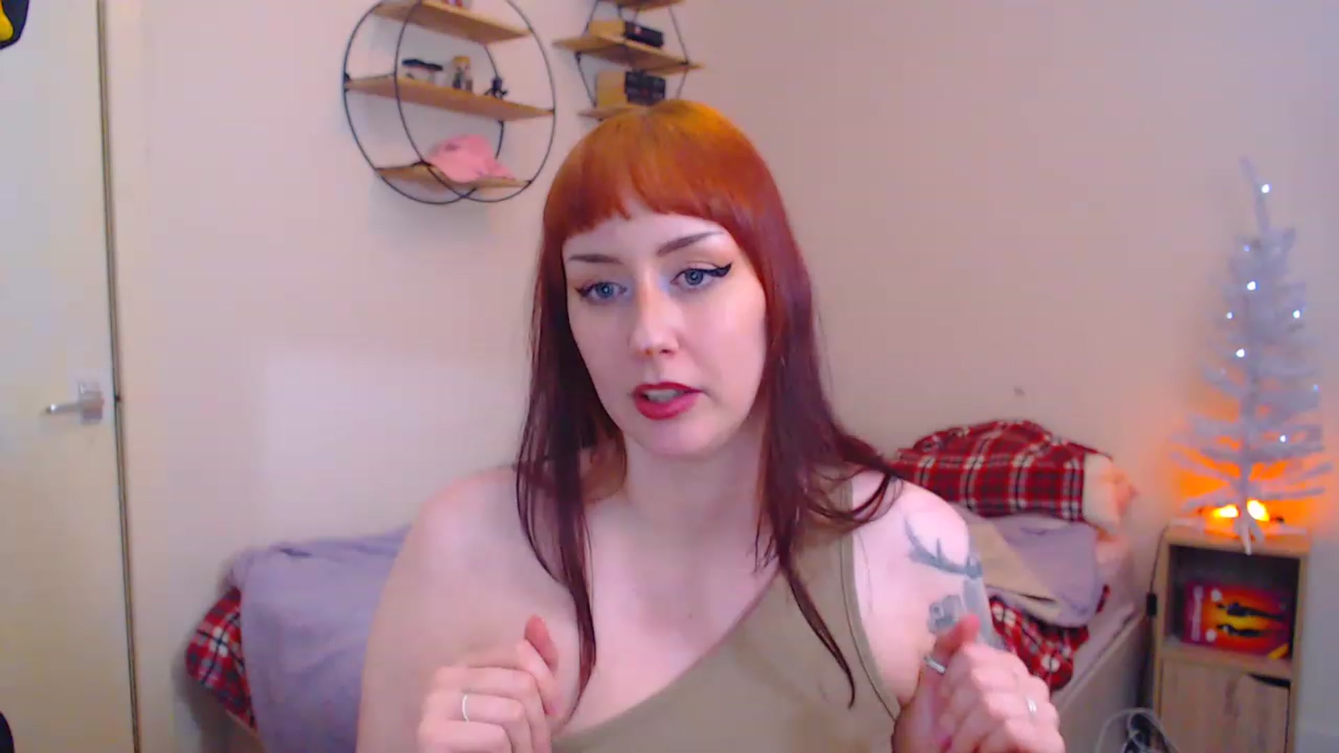 Gallery image thumbnail from MsXpertease's myfreecams stream on, 12/18/2022, 10:20 image 14 of 20