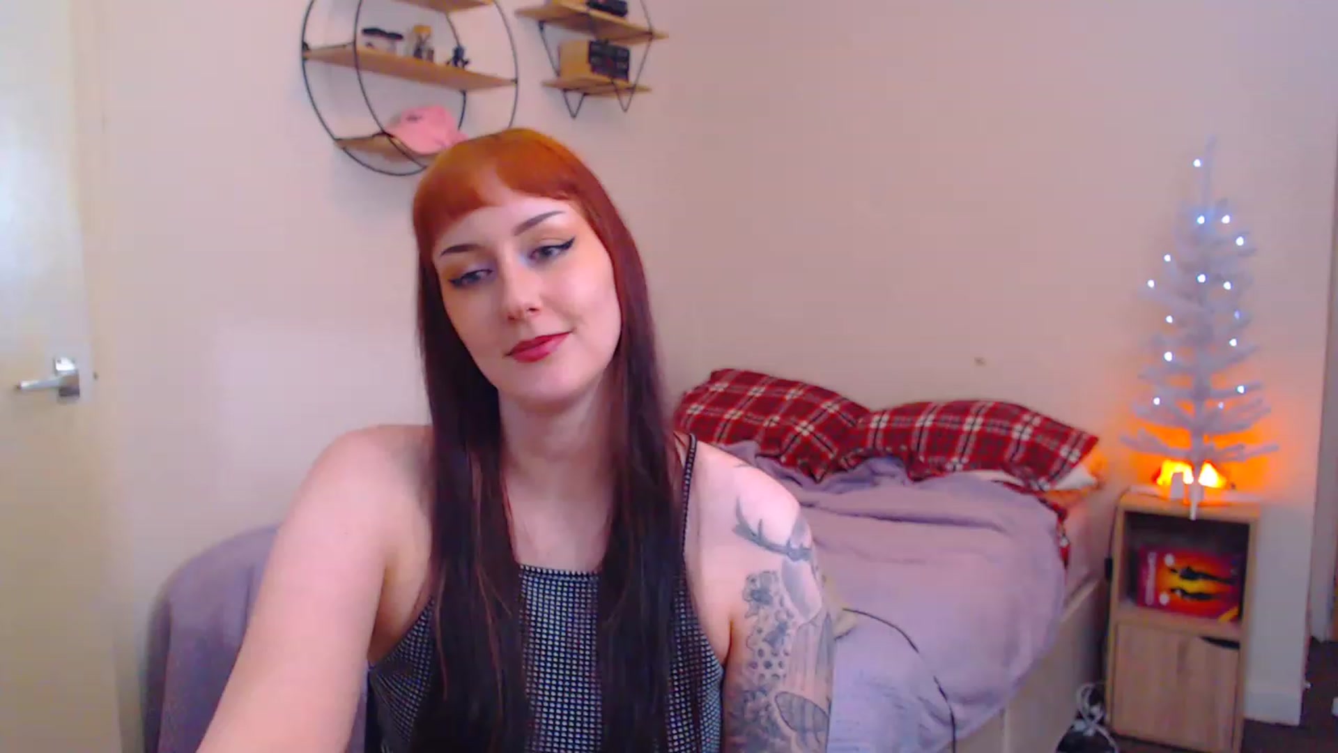 Gallery image thumbnail from MsXpertease's myfreecams stream on, 12/19/2022, 07:16 image 9 of 20