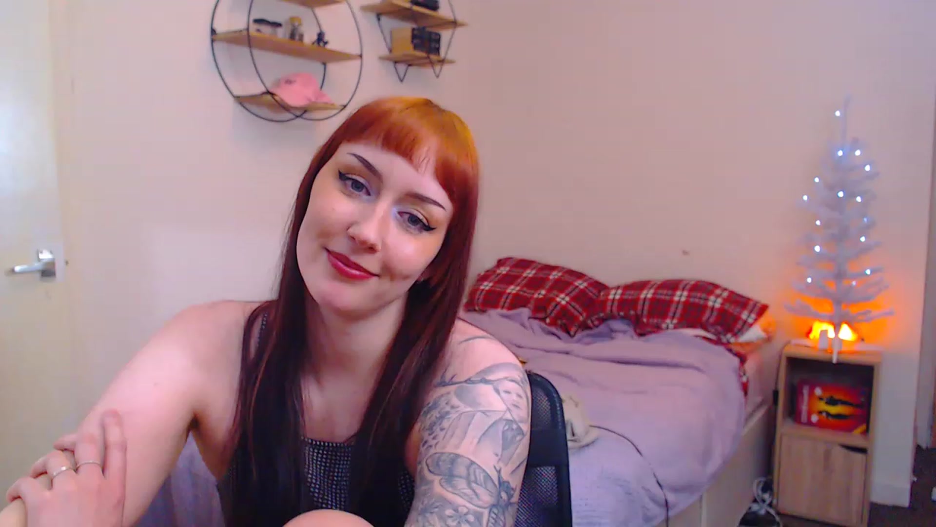 Gallery image thumbnail from MsXpertease's myfreecams stream on, 12/19/2022, 07:16 image 8 of 20