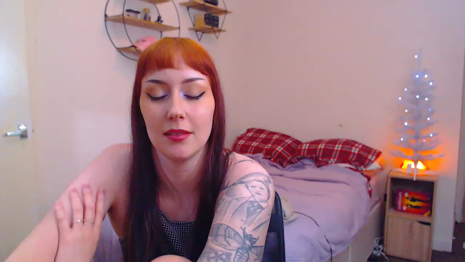 Gallery image thumbnail from MsXpertease's myfreecams stream on, 12/19/2022, 07:16 image 14 of 20