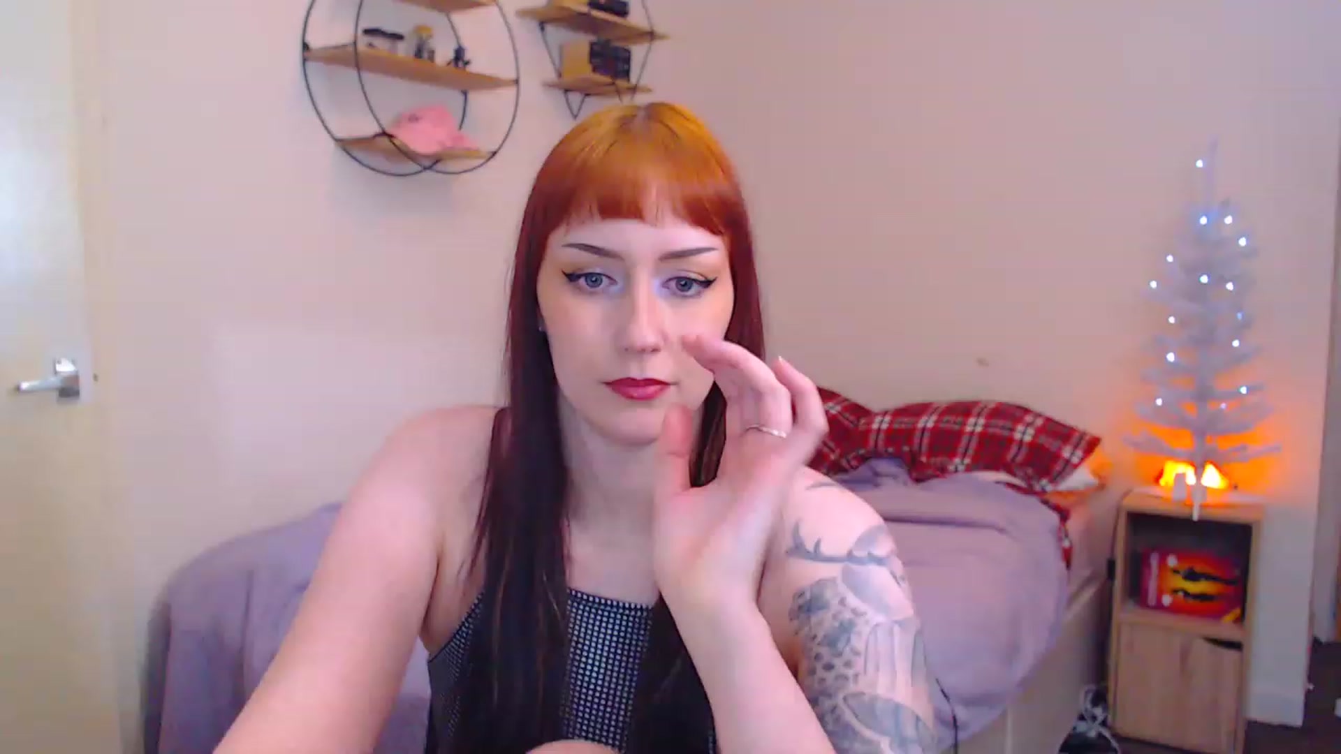 Gallery image thumbnail from MsXpertease's myfreecams stream on, 12/19/2022, 07:16 image 13 of 20