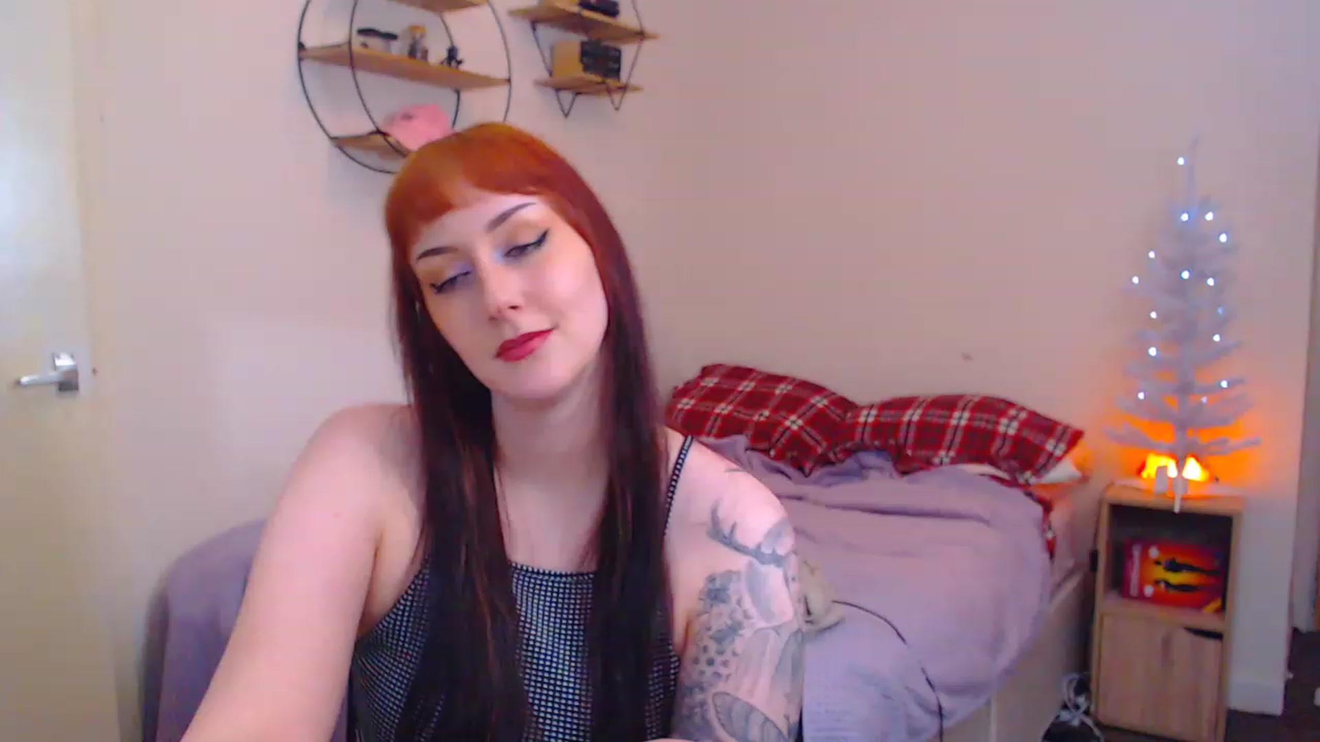 Gallery image thumbnail from MsXpertease's myfreecams stream on, 12/19/2022, 07:16 image 4 of 20
