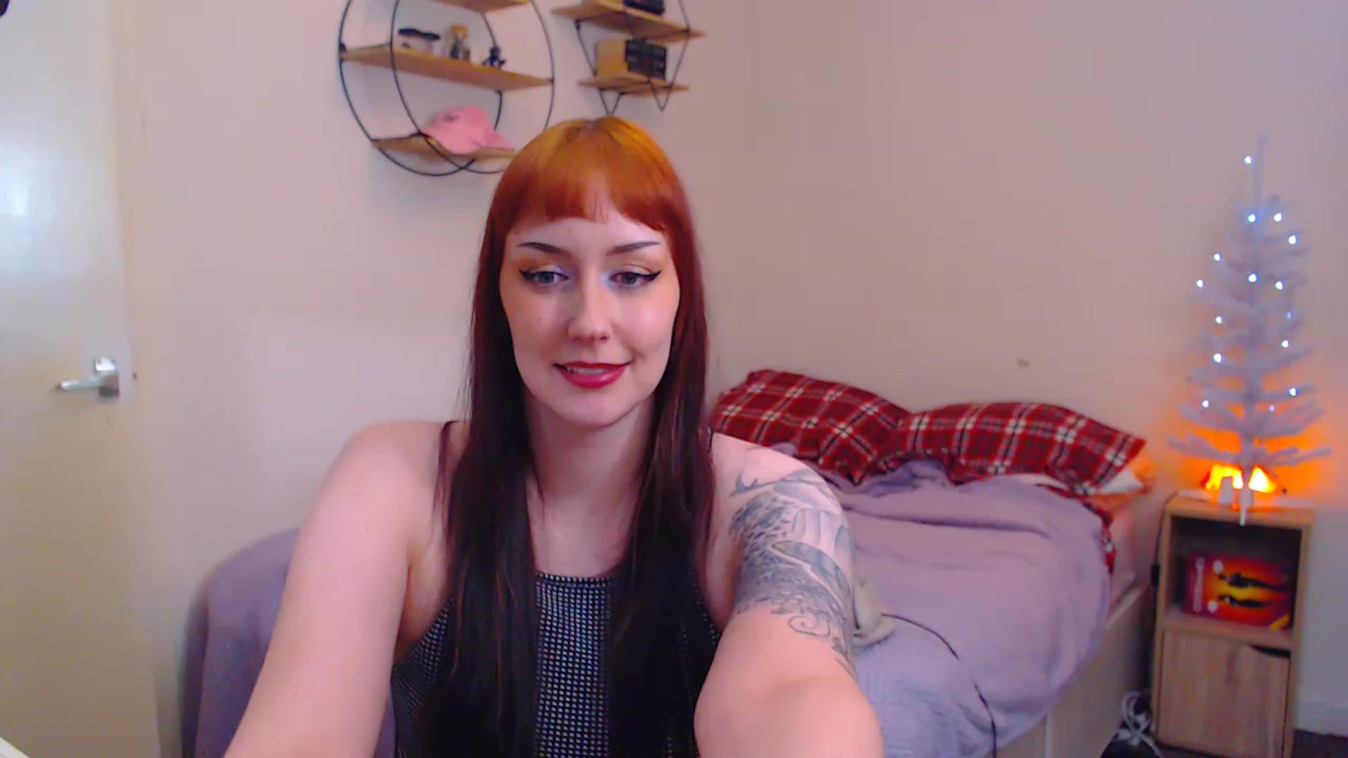 Gallery image thumbnail from MsXpertease's myfreecams stream on, 12/19/2022, 07:16 image 19 of 20