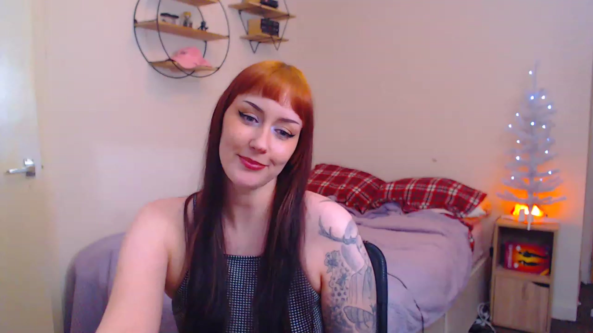 Gallery image thumbnail from MsXpertease's myfreecams stream on, 12/19/2022, 07:16 image 10 of 20