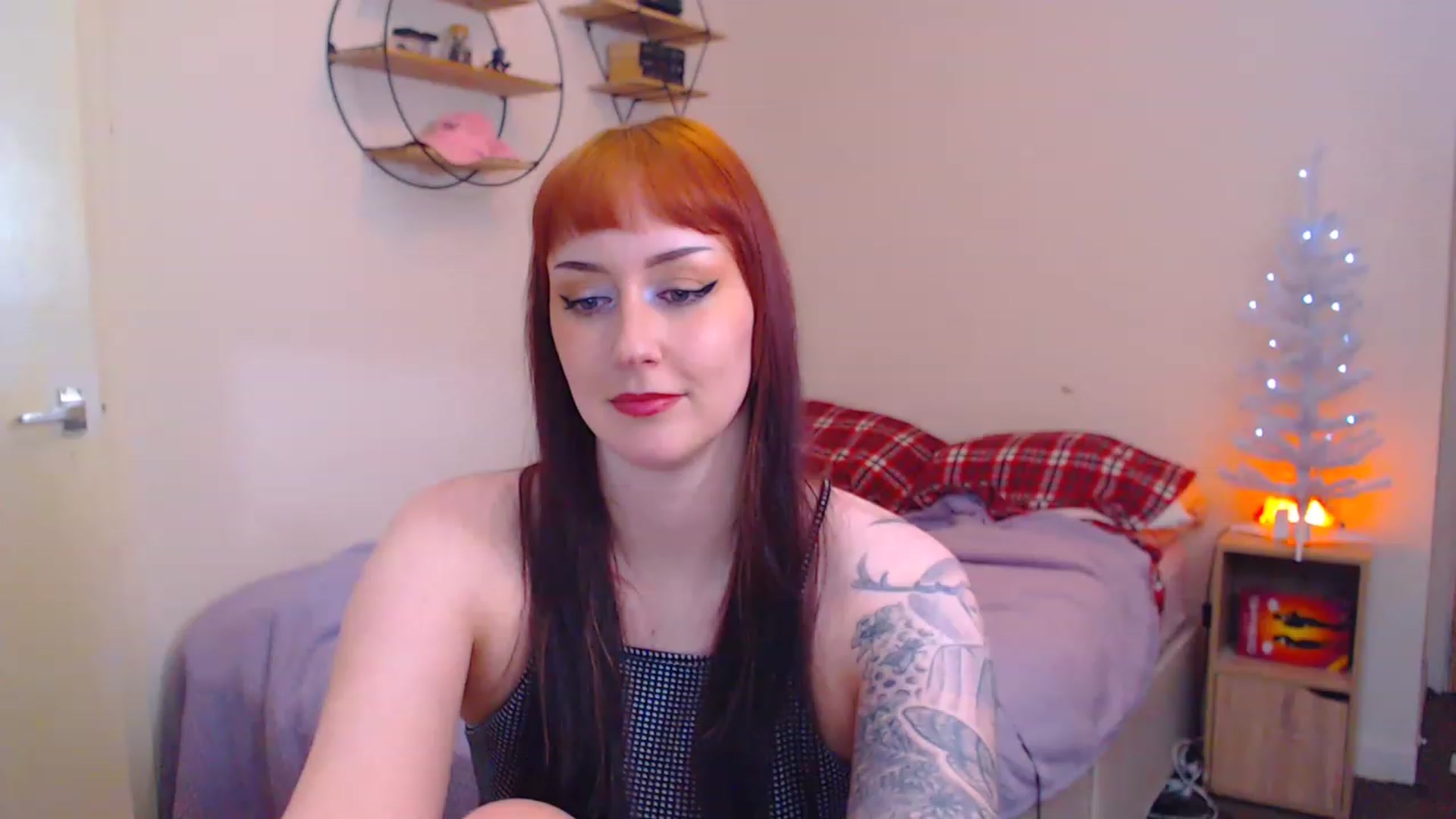 Gallery image thumbnail from MsXpertease's myfreecams stream on, 12/19/2022, 07:16 image 12 of 20