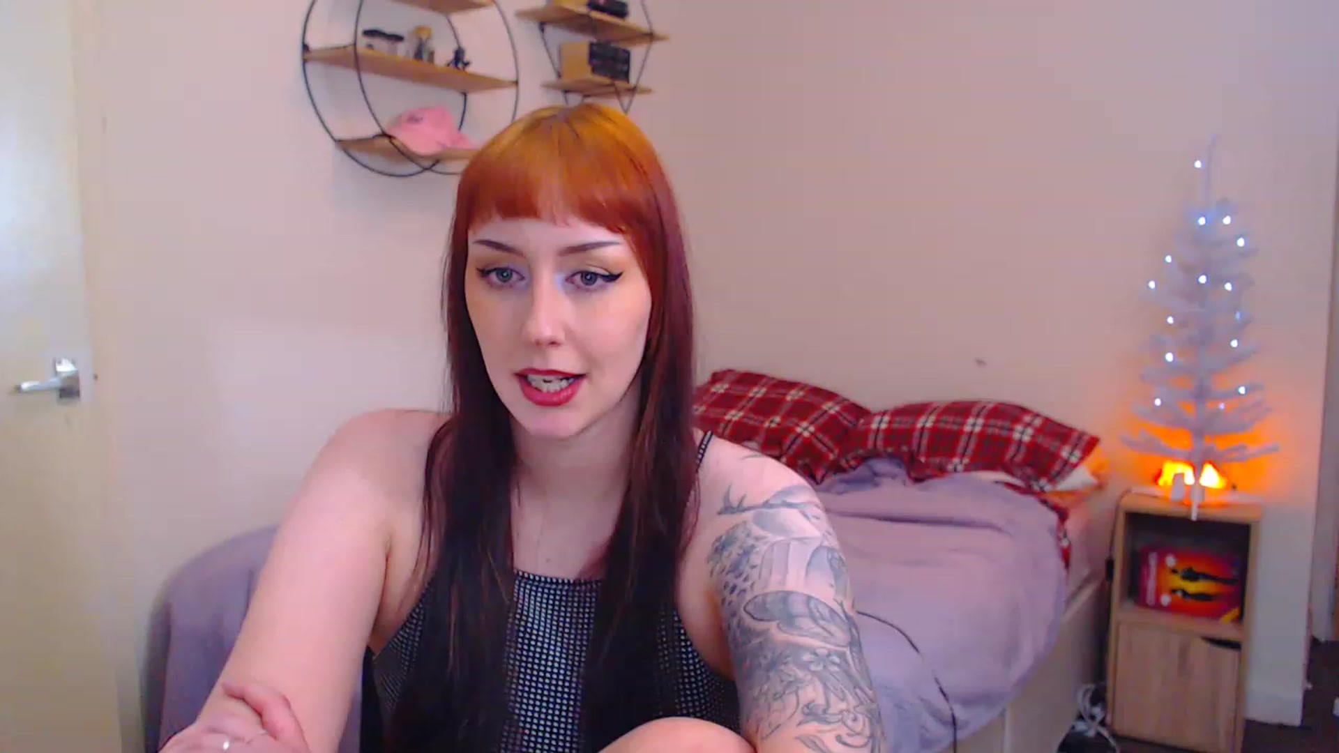 Gallery image thumbnail from MsXpertease's myfreecams stream on, 12/19/2022, 07:16 image 5 of 20