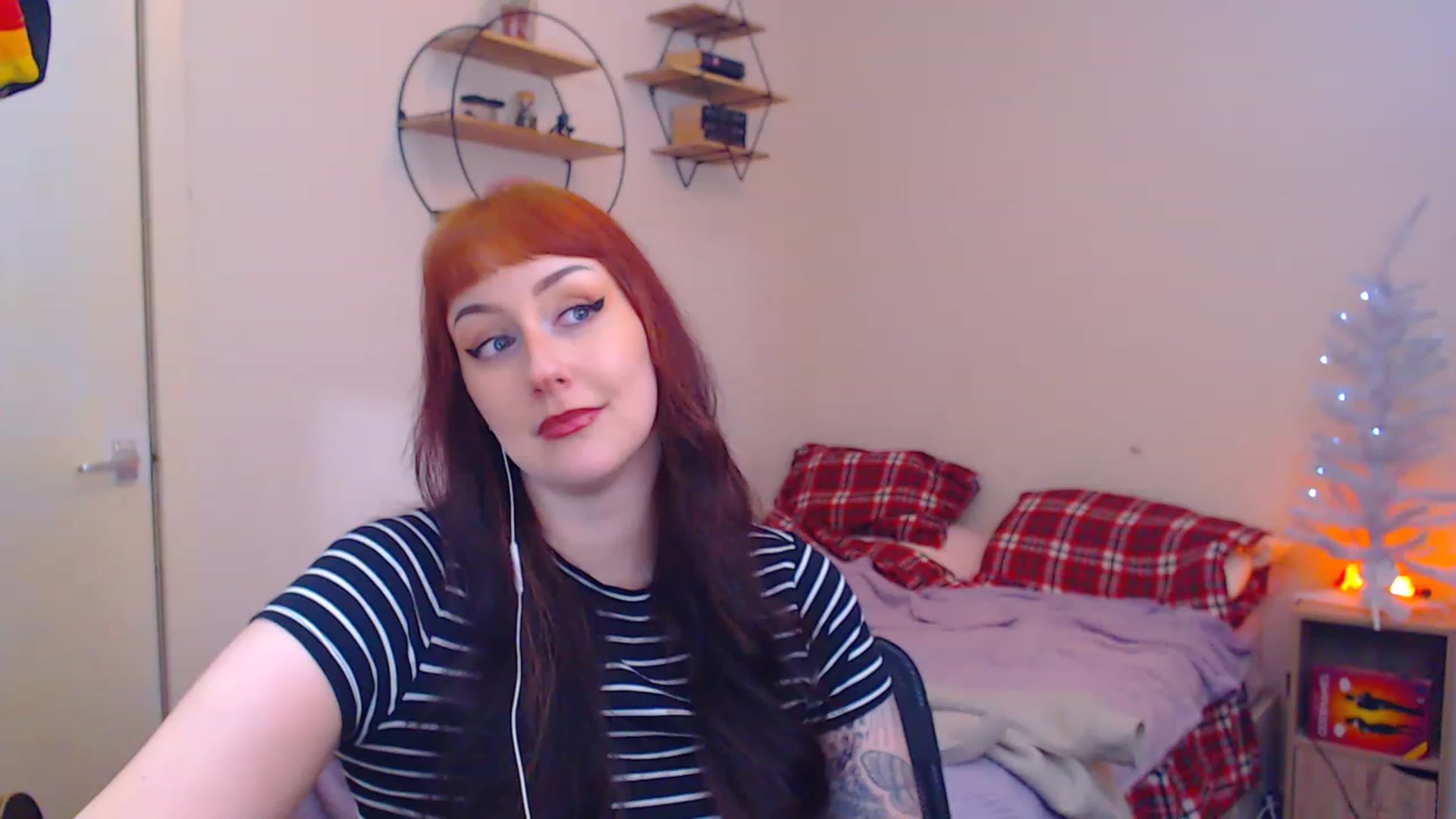 Gallery image thumbnail from MsXpertease's myfreecams stream on, 12/21/2022, 07:53 image 4 of 20