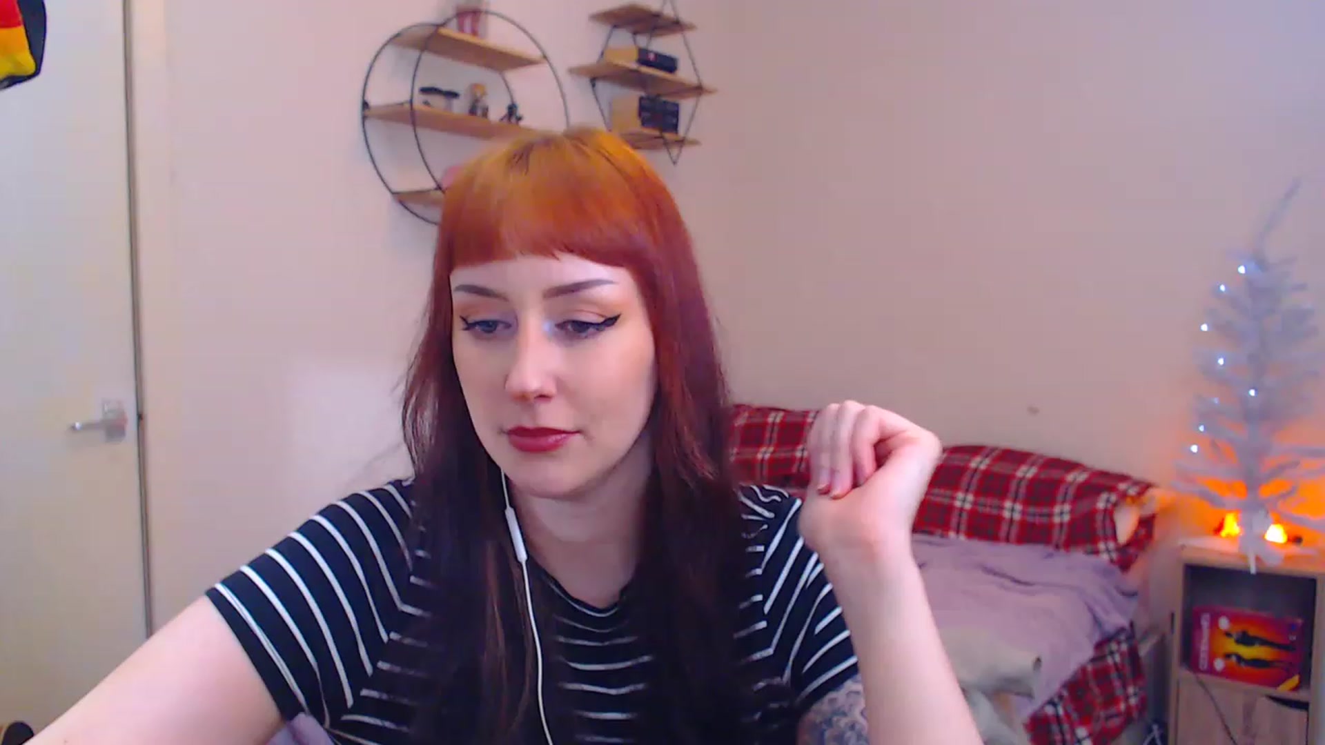Gallery image thumbnail from MsXpertease's myfreecams stream on, 12/21/2022, 07:53 image 1 of 20